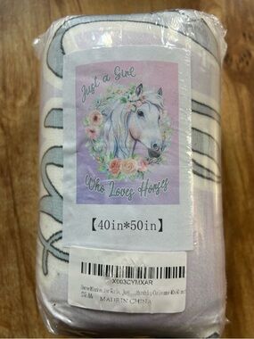 Amazon Pink/Purple Horse Floral Throw Blanket